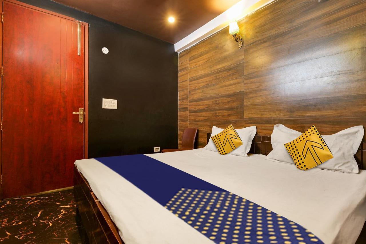Oyo Flagship 81486 Hotel Mahalaxmi Guesthouse New Delhi Exterior photo