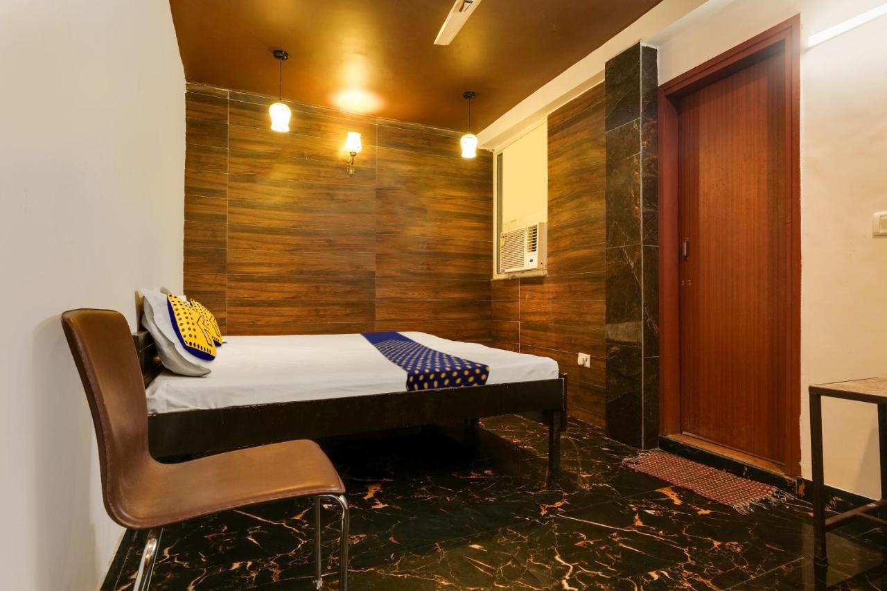 Oyo Flagship 81486 Hotel Mahalaxmi Guesthouse New Delhi Exterior photo