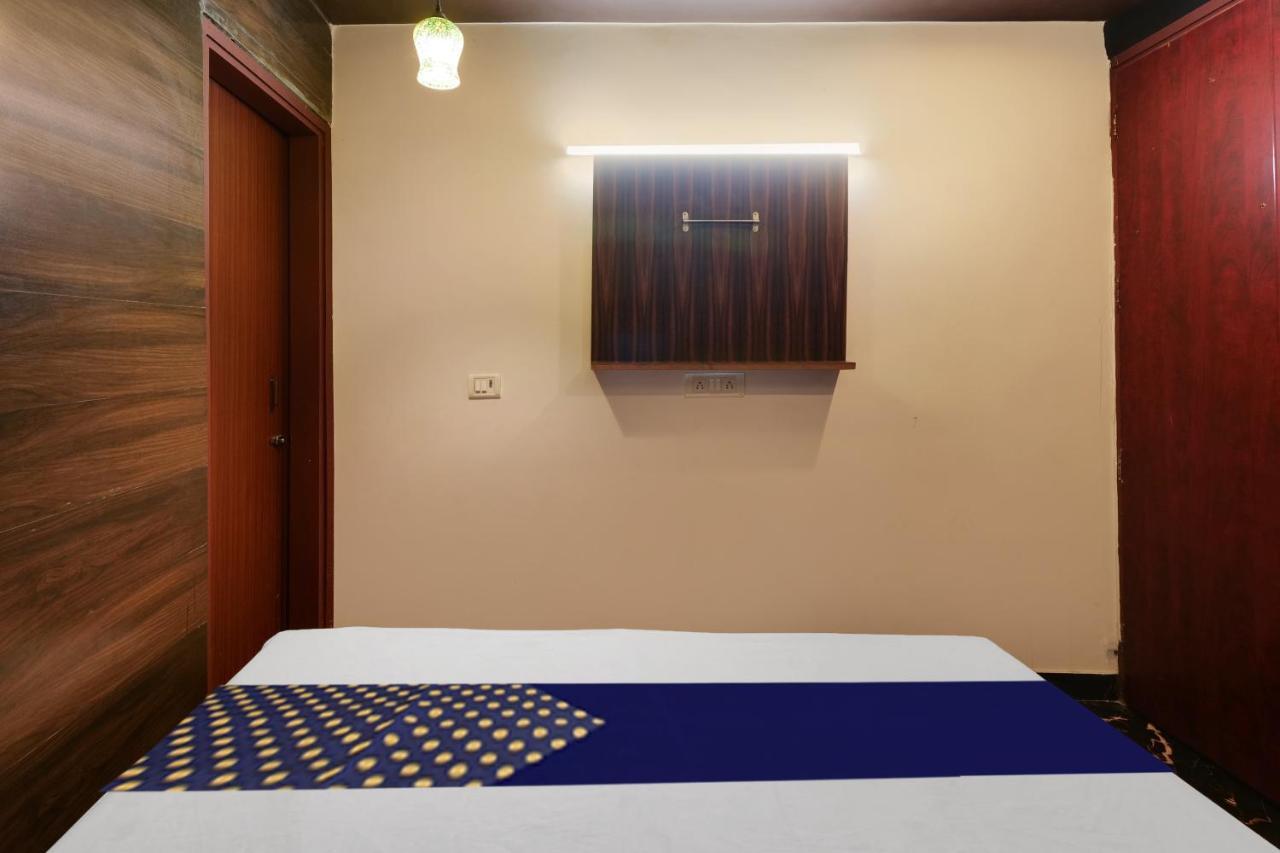 Oyo Flagship 81486 Hotel Mahalaxmi Guesthouse New Delhi Exterior photo